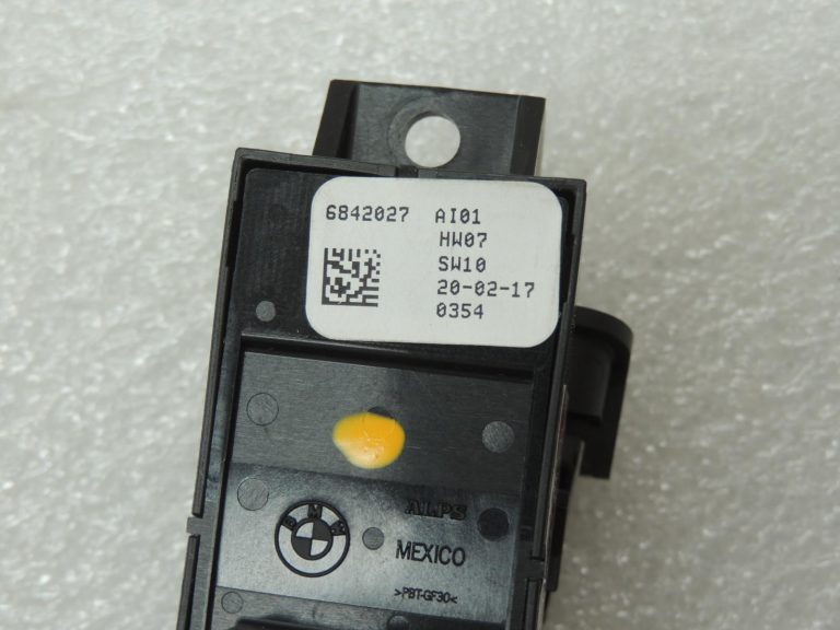 BMW 5. sērijas G30 stāvbremzes slēdzis „Auto Hold“ 61315A72FE4 oriģināls