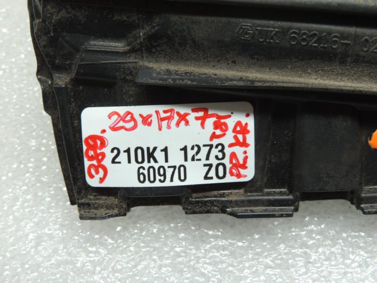 Toyota Corolla E210 priekšējā kreisā sānu loga blīvējums 6812602020 6821602020