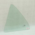 Toyota Corolla E210 HB aizmugurējais kreisais trīsstūrveida stikls 6812402470 6812402471 OE