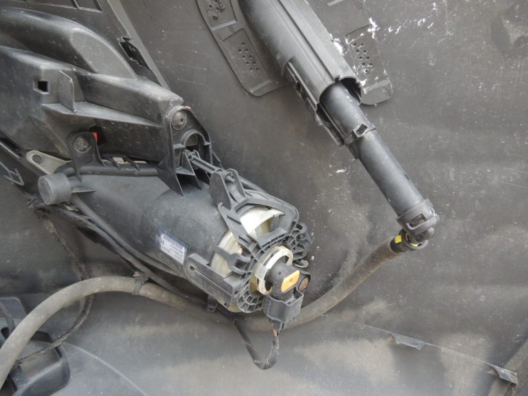 Opel Zafira C Tourer priekšējais bampers, melns, GAR 20951662 13360888 OE