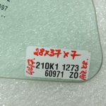 Toyota Corolla E210 HB aizmugurējais kreisais trīsstūrveida stikls 6812402470 6812402471 OE