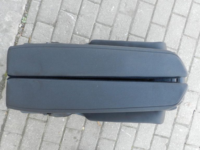 Opel Zafira C oriģināls aizmugurējais centrālais sēdeklis ar nolaižamu roku balstu