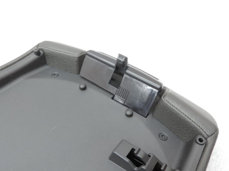 Nissan Navara II D40 vidus atzveltne 969205X00A Center Armrest