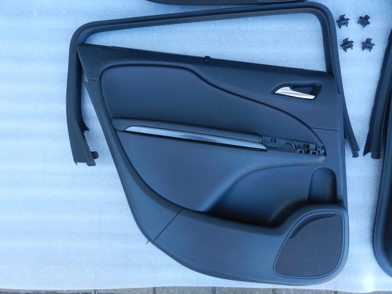 „Opel Zafira C“ oriģinālais durvju apdares komplekts ar LED apgaismojumu