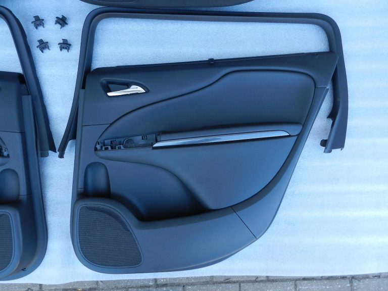 „Opel Zafira C“ oriģinālais durvju apdares komplekts ar LED apgaismojumu