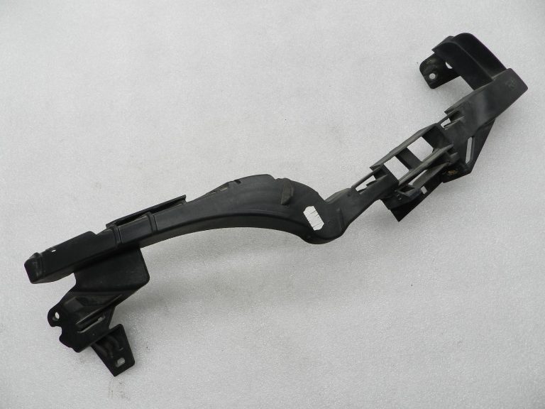 Opel Zafira C oriģinālais priekšējais labais bampera kronšteins 13300783