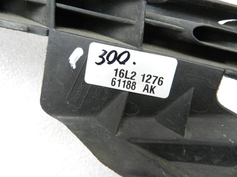 Opel Zafira C oriģinālais priekšējais labais bampera kronšteins 13300783