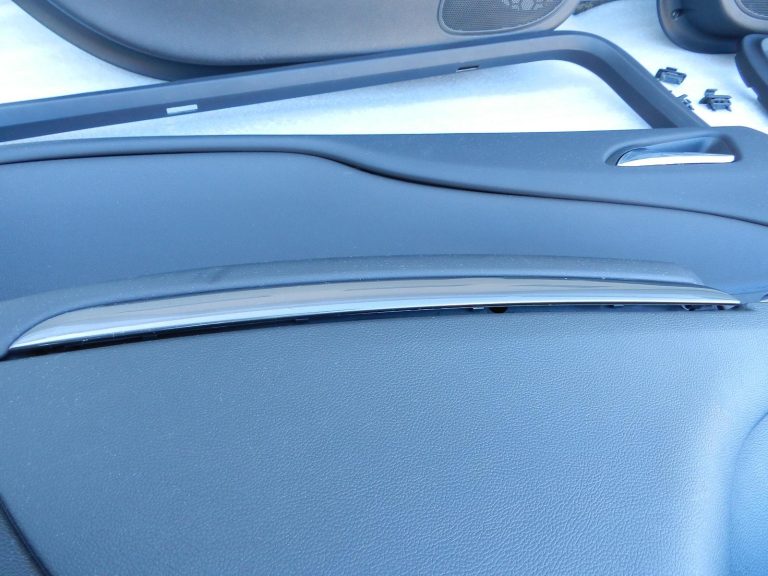 „Opel Zafira C“ oriģinālais durvju apdares komplekts ar LED apgaismojumu