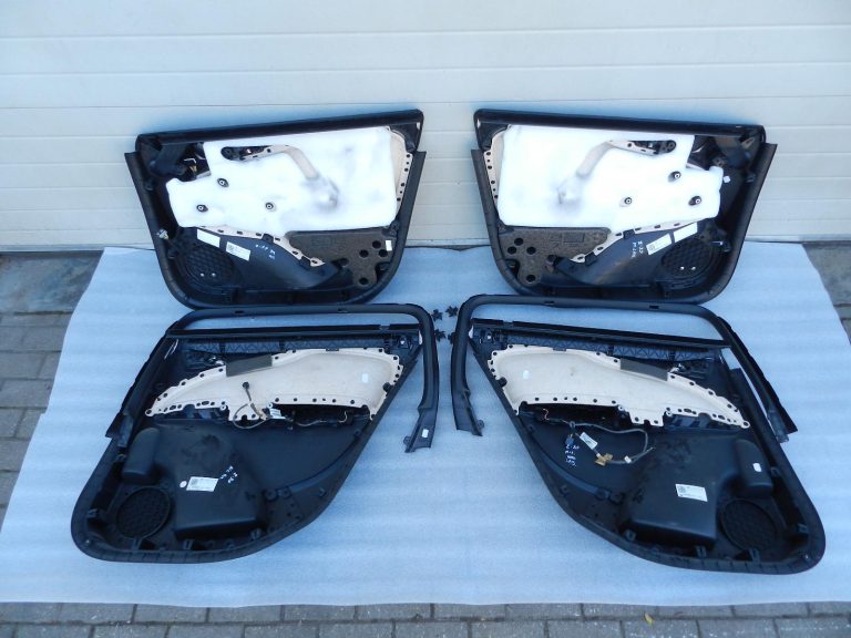 „Opel Zafira C“ oriģinālais durvju apdares komplekts ar LED apgaismojumu