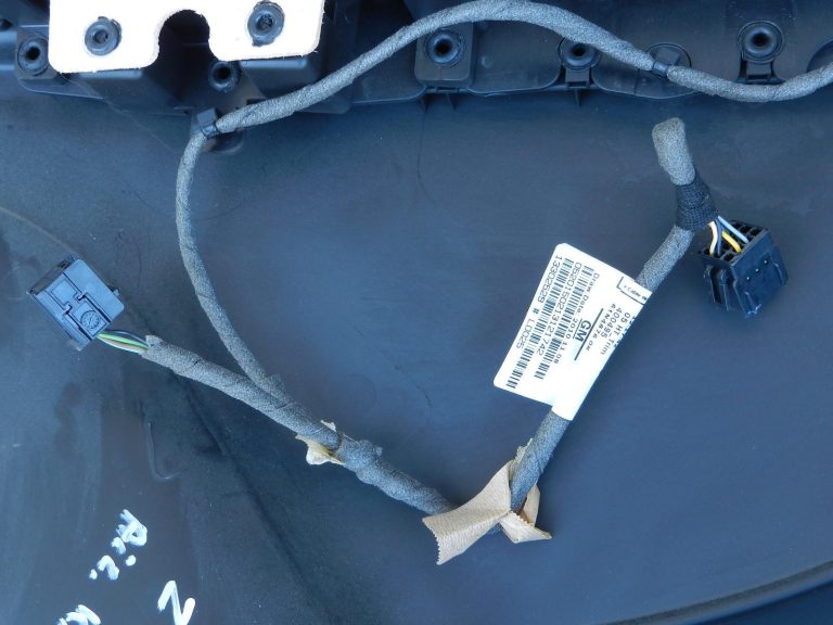 „Opel Zafira C“ oriģinālais durvju apdares komplekts ar LED apgaismojumu