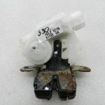 Toyota Yaris oriģinālā bagāžnieka durvju slēdzene 6935002090