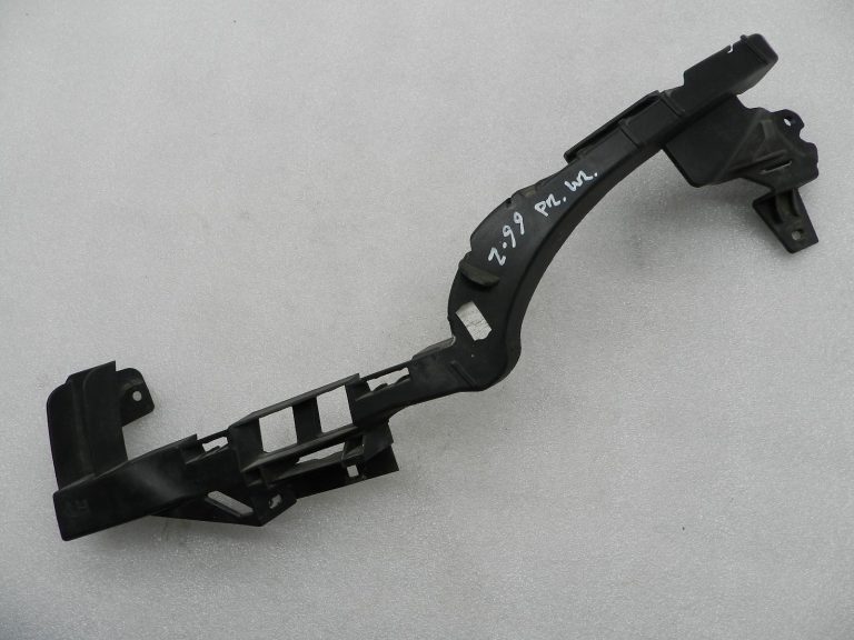 Opel Zafira C oriģinālais priekšējais kreisais bampera stiprinājums 13300782