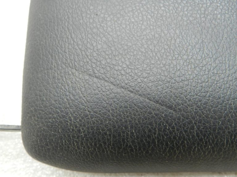Nissan X-Trail T31 oriģinālais aizmugurējais vidus atzveltnes balsts 88730JG28A