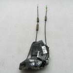 Toyota Yaris oriģinālā aizmugurējā labās puses durvju slēdzene 69050K0040