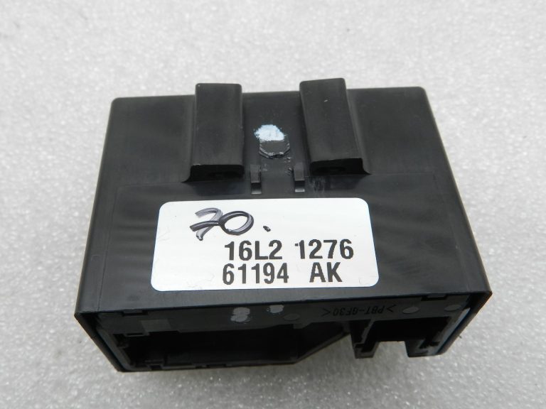 Toyota Yaris oriģinālais stūres bloka tīrītāju stieņa vadības bloks 82644K0060