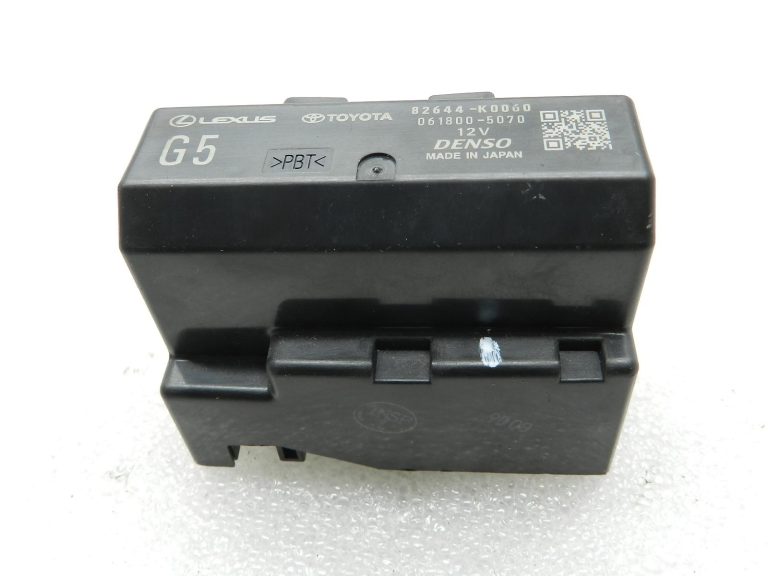 Toyota Yaris oriģinālais stūres bloka tīrītāju stieņa vadības bloks 82644K0060