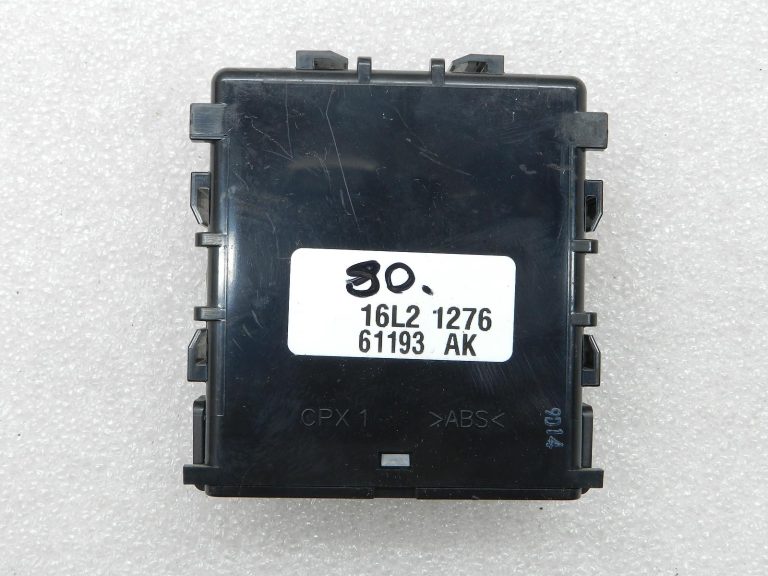 Toyota Yaris oriģinālais stikla tīrītāju relejs 8594052100