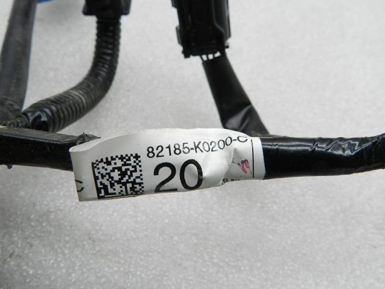 „Toyota Yaris“ oriģinālais bagāžnieka vāka vadu komplekts 82185K0200