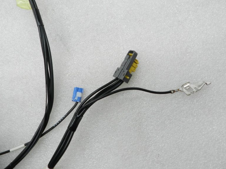 Toyota Yaris oriģinālais antenas vadu komplekts 86101k0320