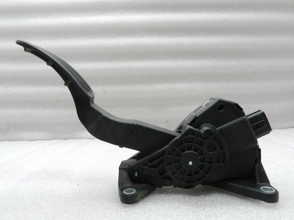 Toyota Yaris oriģinālais gāzes pedālis 78110K0030