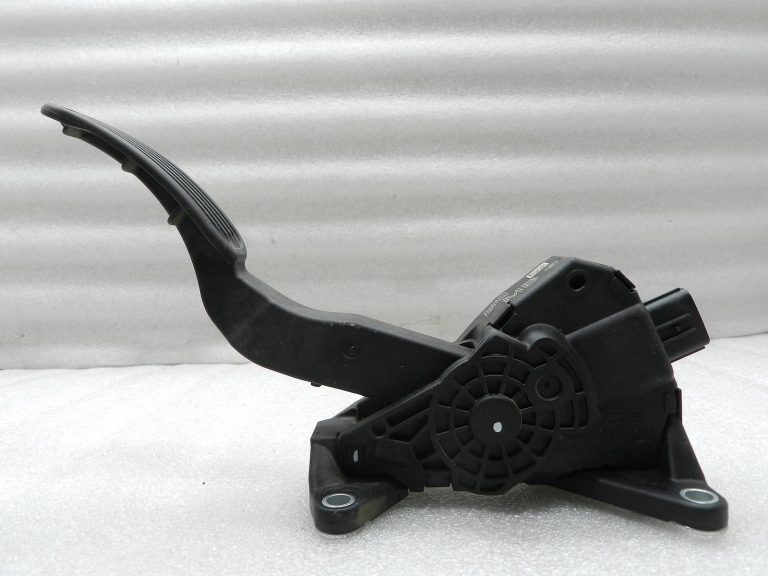 Toyota Yaris oriģinālais gāzes pedālis 78110K0030