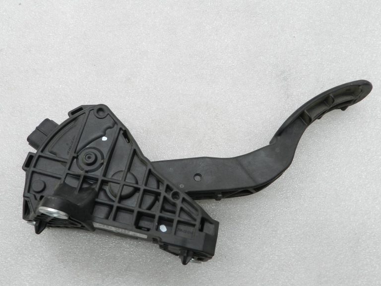 Toyota Yaris oriģinālais gāzes pedālis 78110K0030