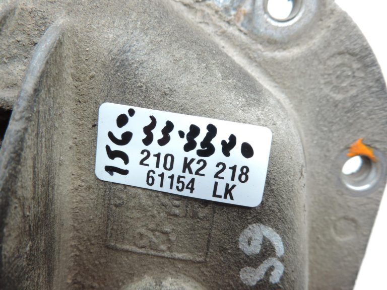 Nissan Navara II D40 3.0DCi aizmugurējās ass diferenciāļa vāciņš 38351EB06B