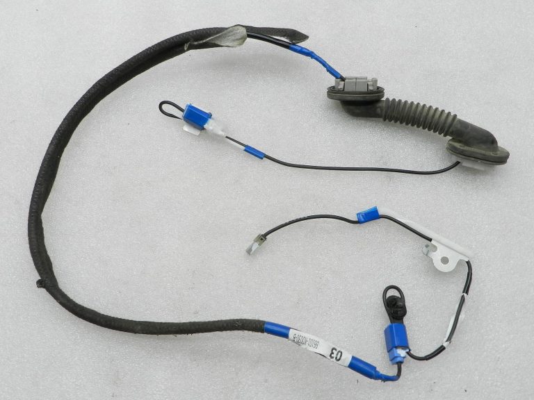 „Toyota Yaris“ oriģinālais antenas vadu kopnes pagarinājums 86101k0030