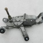 Toyota Yaris oriģinālais aizmugurējais stikla tīrītāja motors