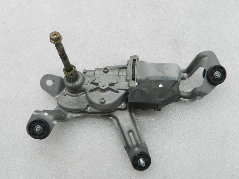 Toyota Yaris oriģinālais aizmugurējais stikla tīrītāja motors
