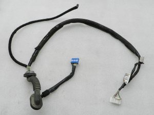 „Toyota Yaris“ oriģinālais aizmugurējās durvju vadu komplekts 82184k0130