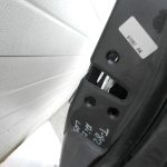Toyota Yaris oriģinālā aizmugurējā labā durvī 1G3 Magnetic Gray Metallic 67003K0060
