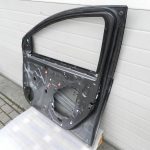 Toyota Yaris oriģinālā priekšējā labā durvī 1G3 Magnetic Gray Metallic 67001K0020