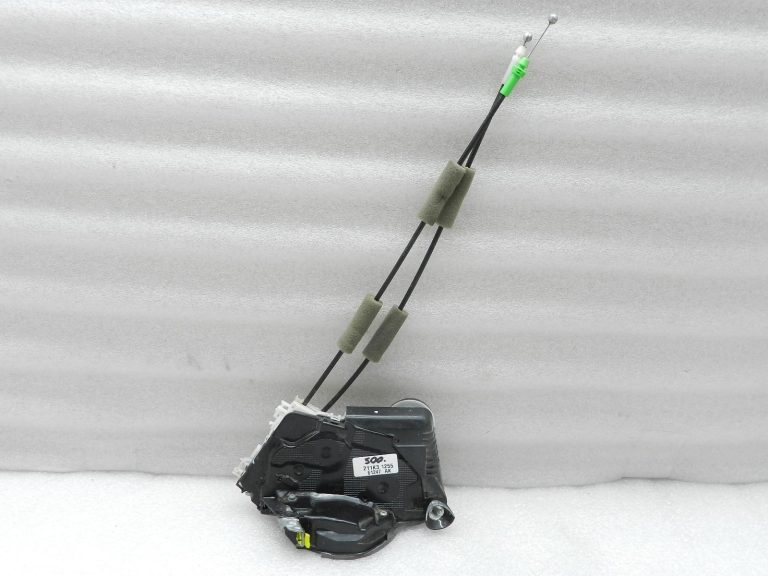 Toyota Yaris oriģinālā priekšējā kreisā durvju slēdzene 69040K0040
