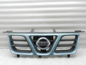 Nissan X-Trail T30 oriģinālais priekšējais radiatora režģis FX0 – GREEN M 623108H704