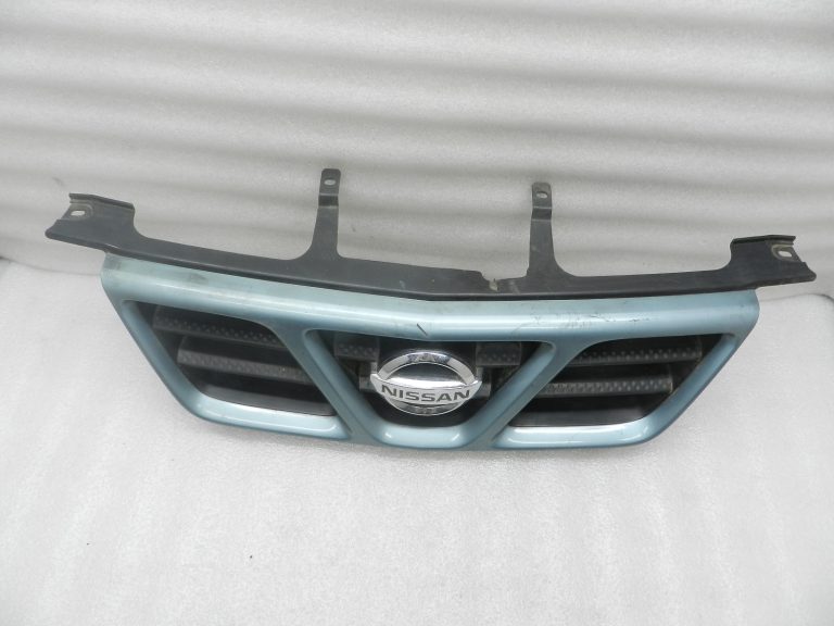 Nissan X-Trail T30 oriģinālais priekšējais radiatora režģis FX0 – GREEN M 623108H704