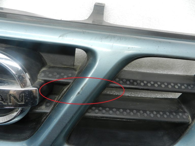 Nissan X-Trail T30 oriģinālais priekšējais radiatora režģis FX0 – GREEN M 623108H704