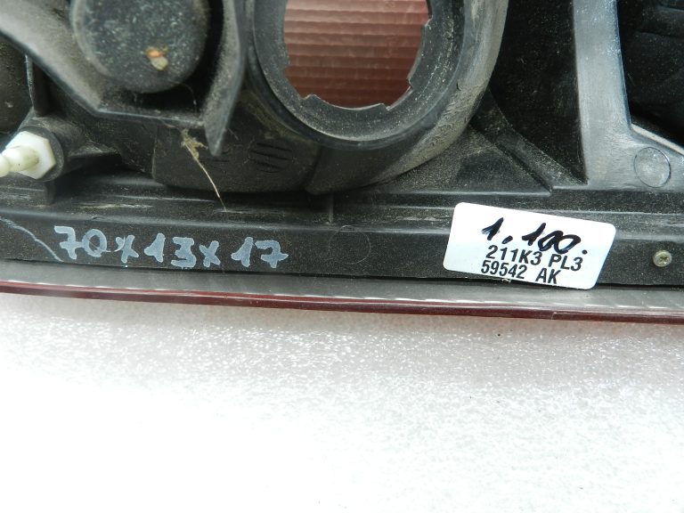 Nissan X-Trail T30 oriģinālais aizmugurējais lukturis (kreisais) 26555EQ025