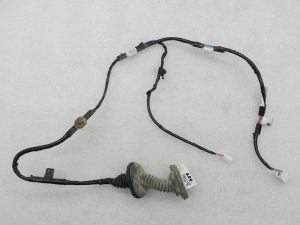Toyota Yaris oriģinālais aizmugurējais kreisais durvju vadu kopnes komplekts 82154k0180