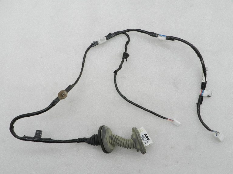 Toyota Yaris oriģinālais aizmugurējais kreisais durvju vadu kopnes komplekts 82154k0180