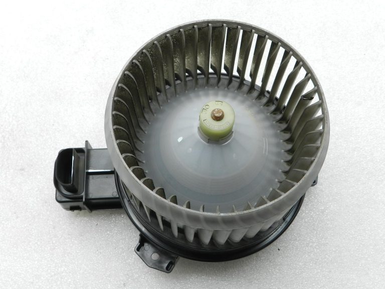 Toyota Yaris oriģinālais sildītāja ventilators 87103K0060