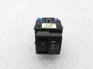 Toyota Yaris oriģinālais gaismas slēdzis 841520D290