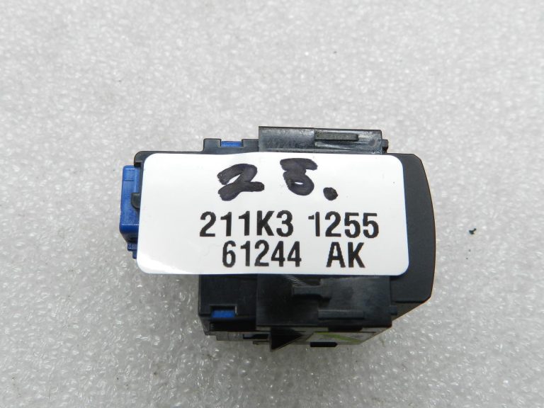 Toyota Yaris oriģinālais gaismas slēdzis 841520D290