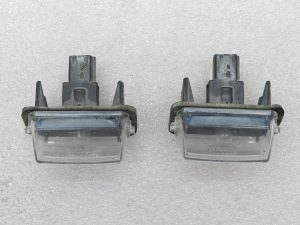 „Toyota Yaris“ oriģinālais numura zīmes apgaismojuma komplekts 812700D120