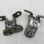 „Toyota Yaris“ oriģinālais priekšējās kreisās puses durvju eņģu komplekts 1G3 Magnetic Gray Metallic