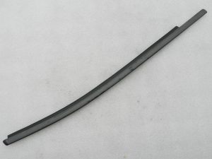 Toyota Yaris oriģinālā loga apdare, aizmugurējā labā puse, 68180K0010
