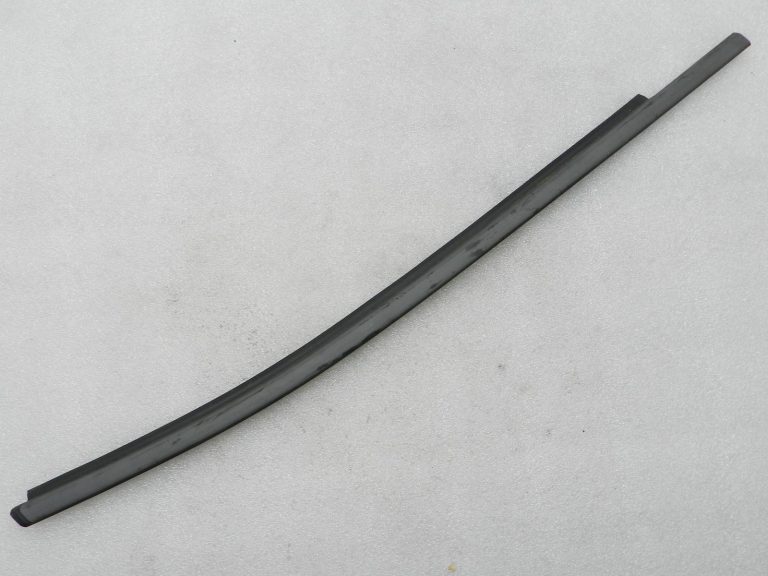 Toyota Yaris oriģinālā loga apdare, aizmugurējā labā puse, 68180K0010