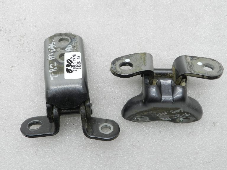 „Toyota Yaris“ oriģinālais priekšējās labās puses durvju eņģu komplekts 1G3 Magnetic Gray Metallic