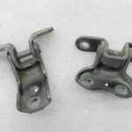 „Toyota Yaris“ oriģinālais priekšējās labās puses durvju eņģu komplekts 1G3 Magnetic Gray Metallic