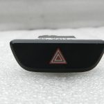 Toyota Yaris oriģinālais avārijas gaismas slēdzis 843320D220
